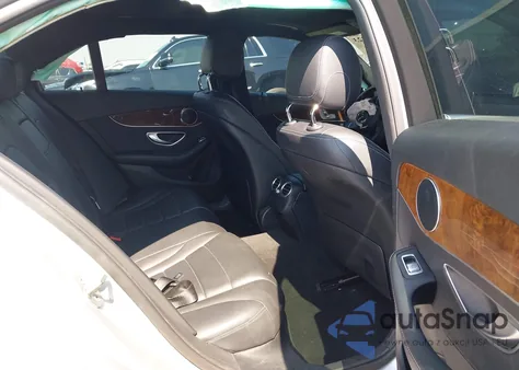 2018 Mercedes-Benz C 300 из США, поврежденный, VIN WDDWF4JB0JR403995